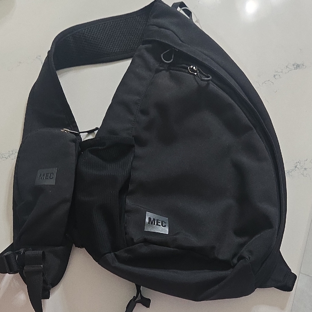 MEC Shoulder Bag